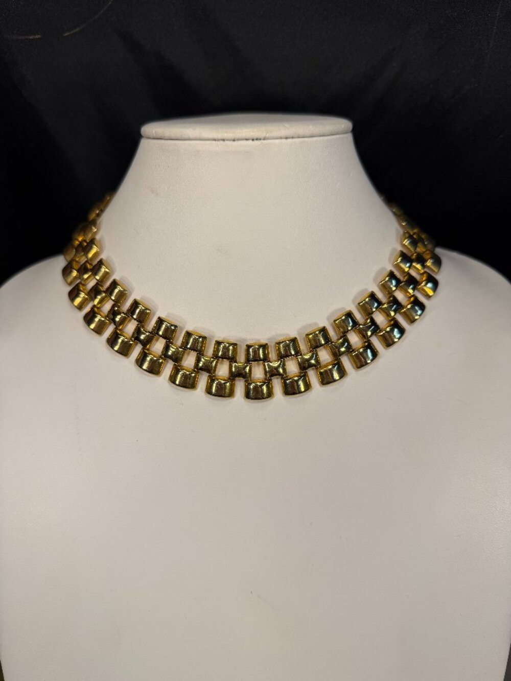 Vintage Goldtone Avon Interlocking Geometric Collar Necklace - Picture 1 of 6